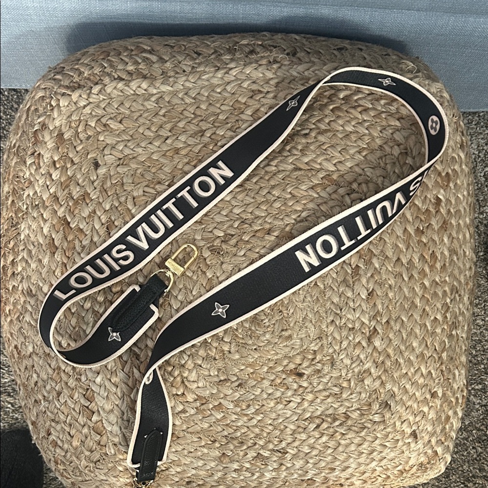 Black and Tan Purse Strap